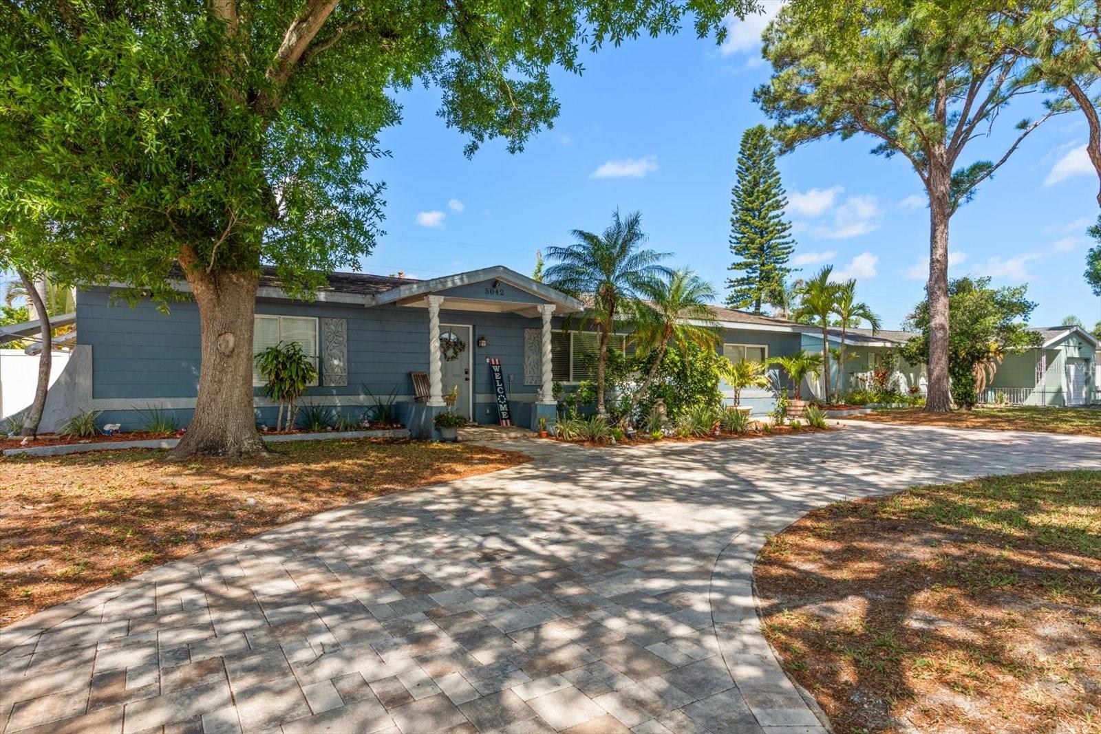 Image 2 of 23 For 5042 Lake Charles Drive N