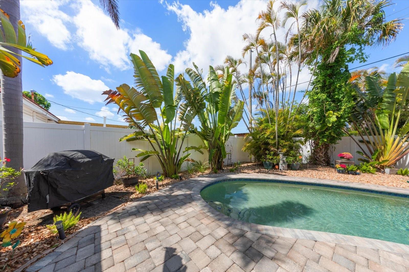 Image 20 of 23 For 5042 Lake Charles Drive N