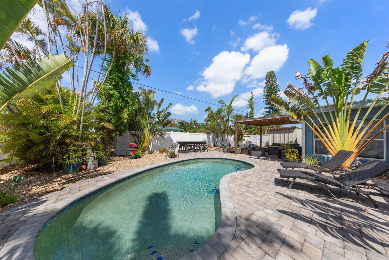 Image 3 of 23 For 5042 Lake Charles Drive N