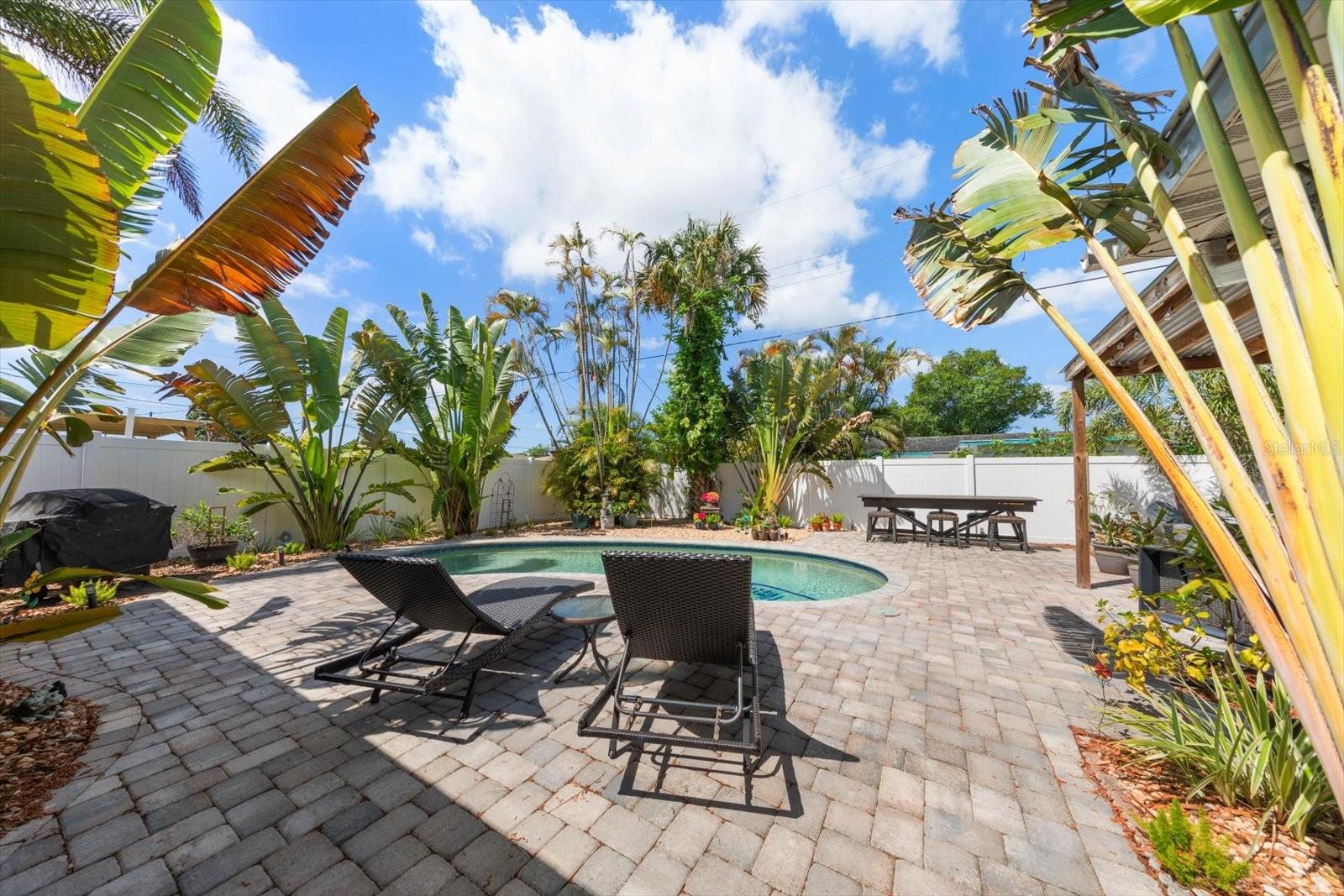 Image 4 of 23 For 5042 Lake Charles Drive N