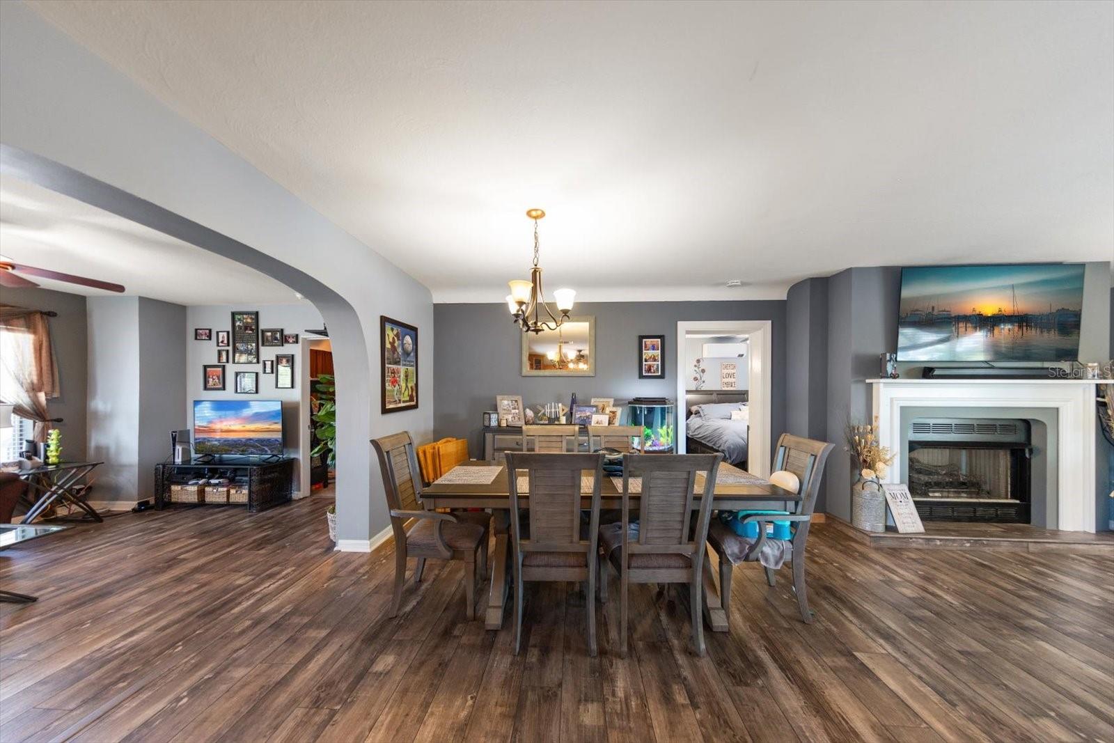 Image 6 of 23 For 5042 Lake Charles Drive N