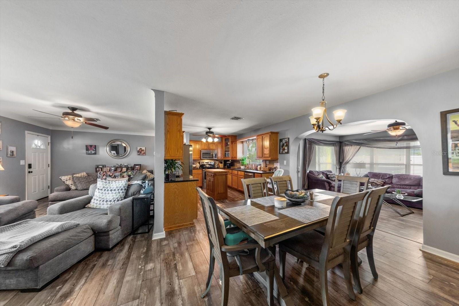 Image 9 of 23 For 5042 Lake Charles Drive N