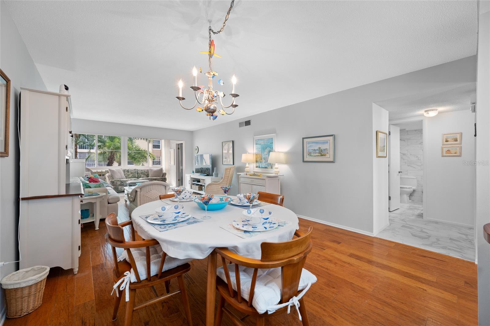 Image 12 of 65 For 121 Island Way 323