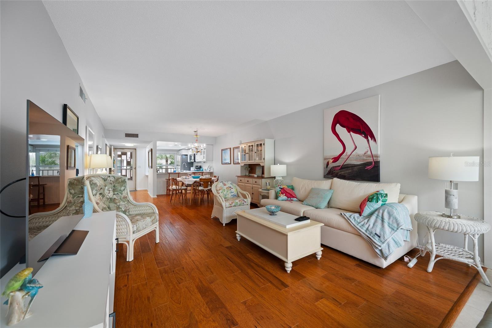 Image 15 of 65 For 121 Island Way 323