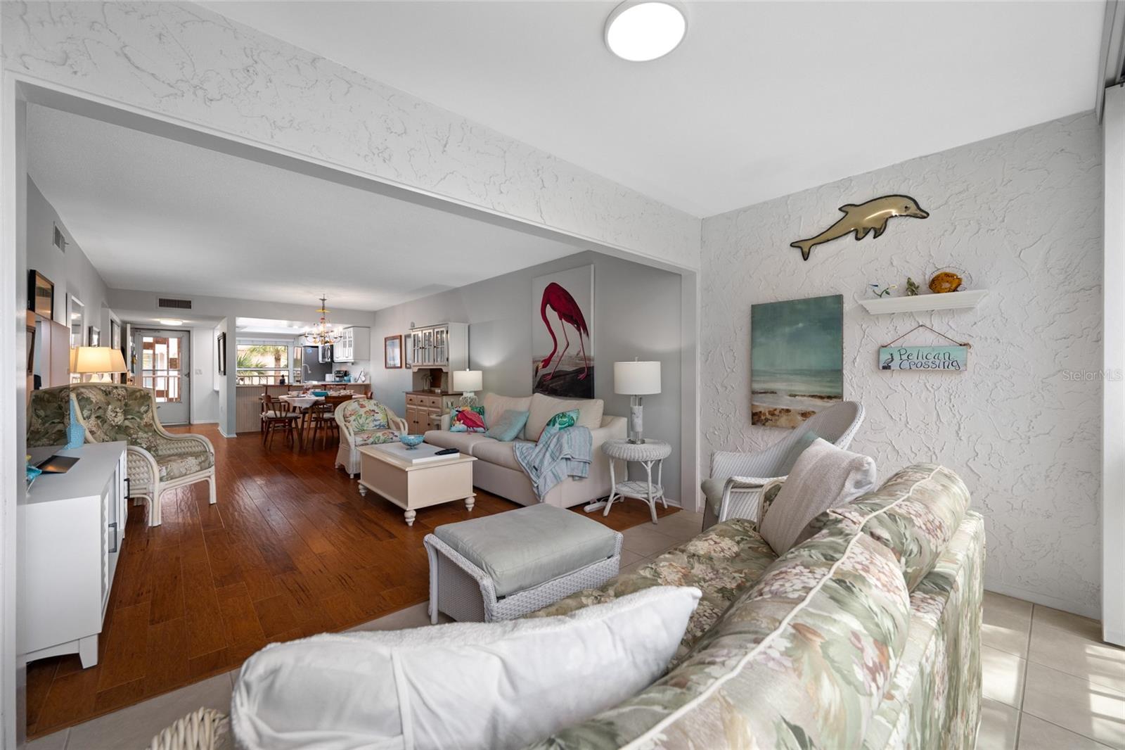 Image 16 of 65 For 121 Island Way 323