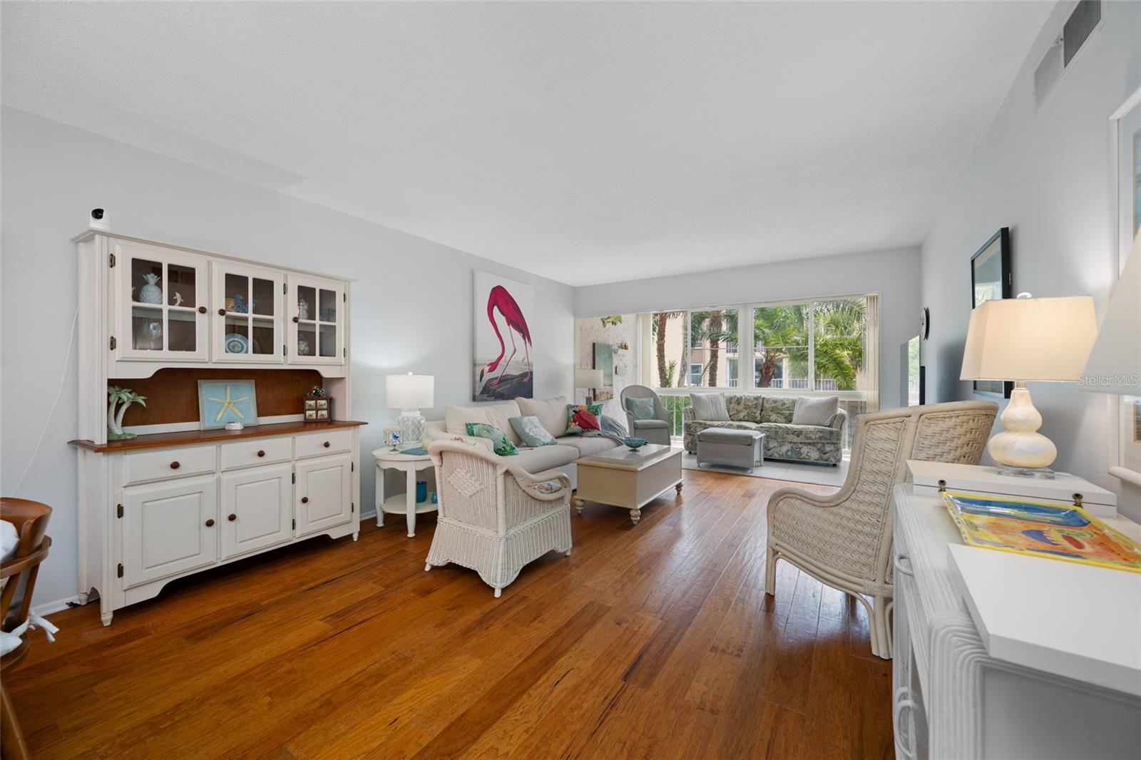 Image 18 of 65 For 121 Island Way 323