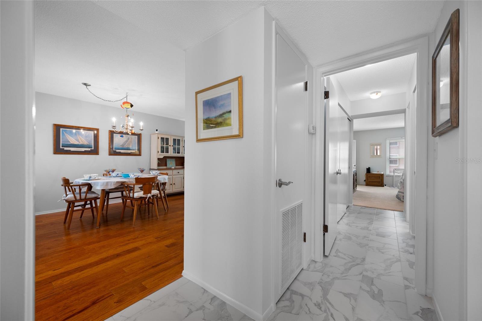 Image 23 of 65 For 121 Island Way 323