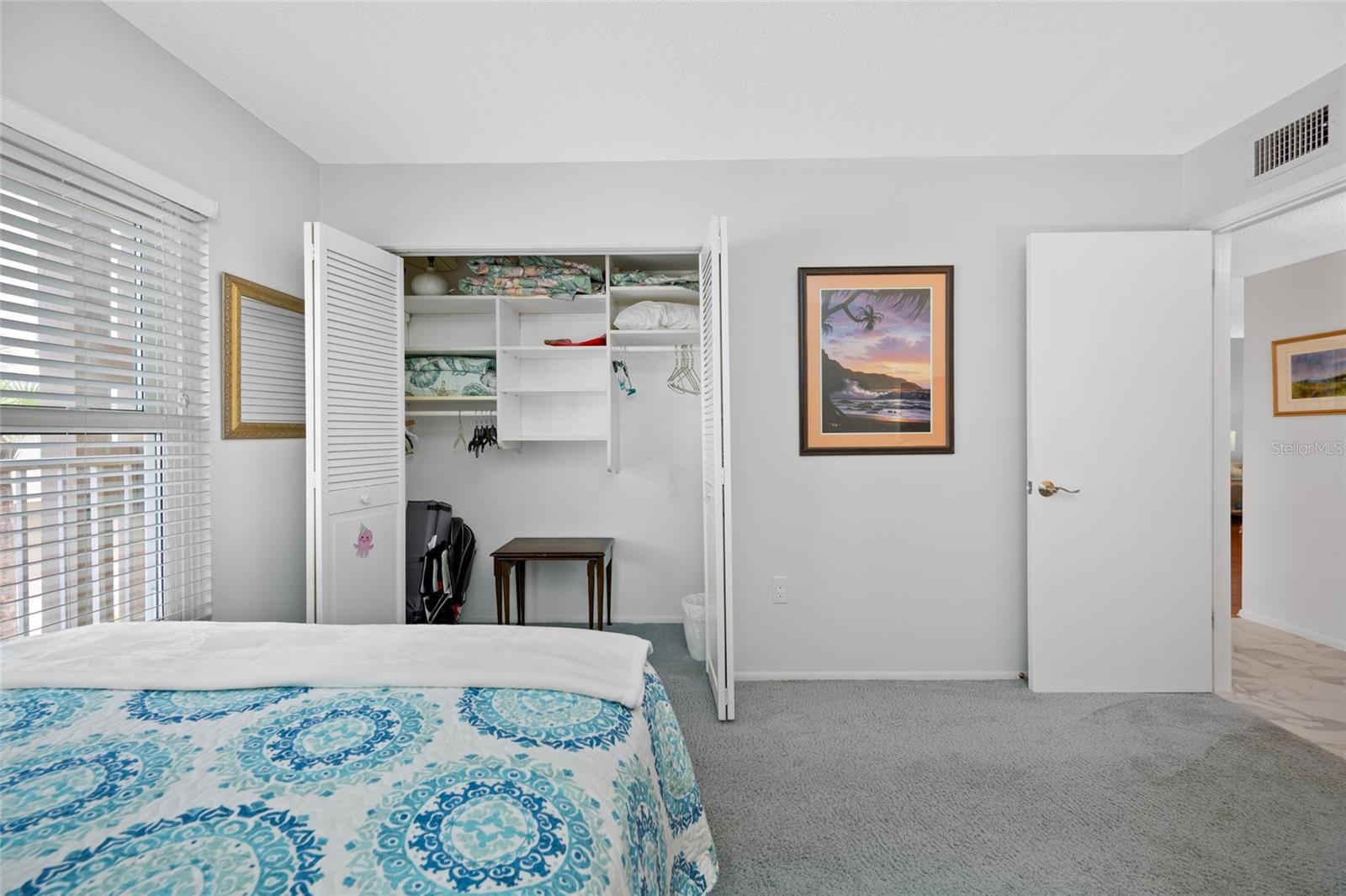 Image 30 of 65 For 121 Island Way 323