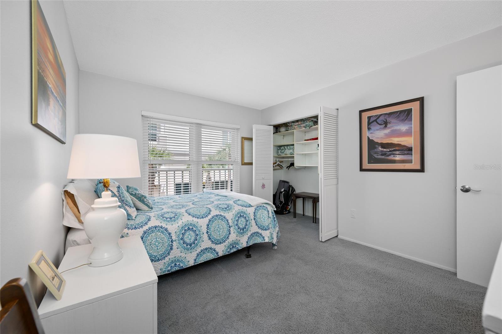 Image 31 of 65 For 121 Island Way 323