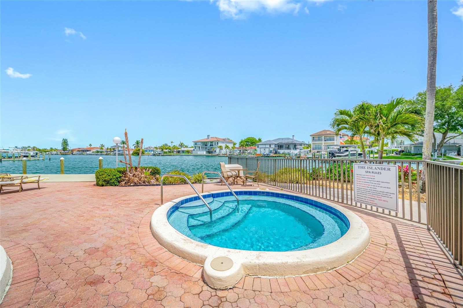 Image 38 of 65 For 121 Island Way 323