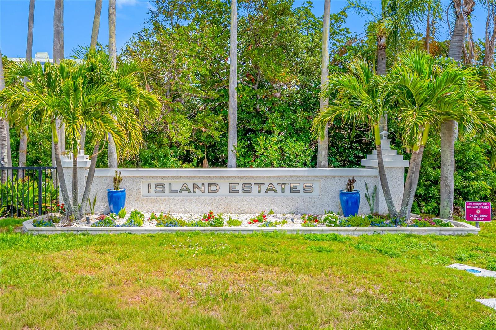 Image 45 of 65 For 121 Island Way 323