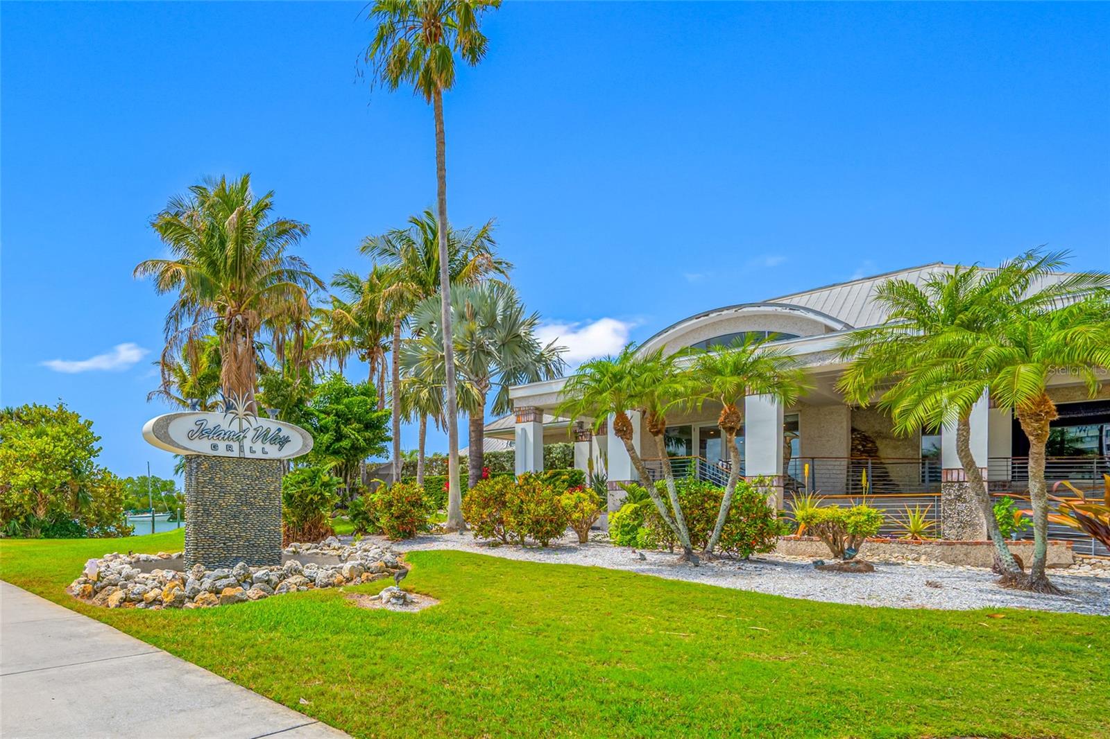 Image 49 of 65 For 121 Island Way 323