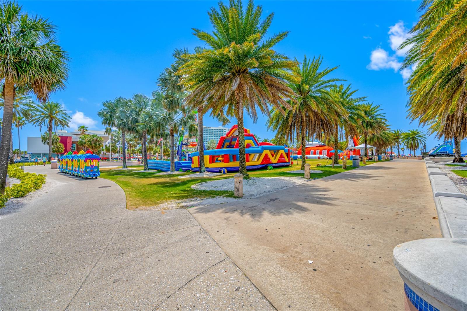 Image 51 of 65 For 121 Island Way 323