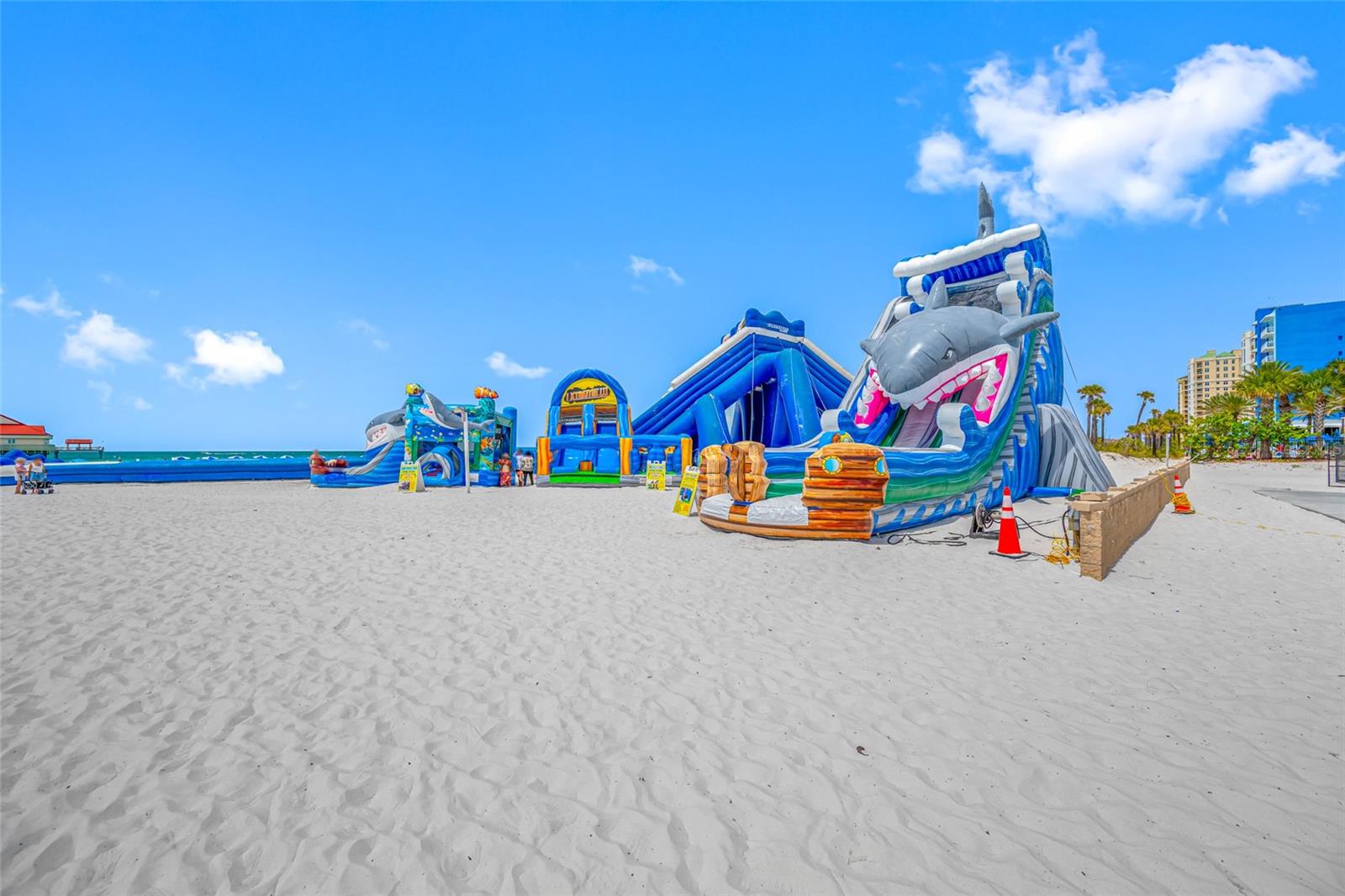 Image 54 of 65 For 121 Island Way 323