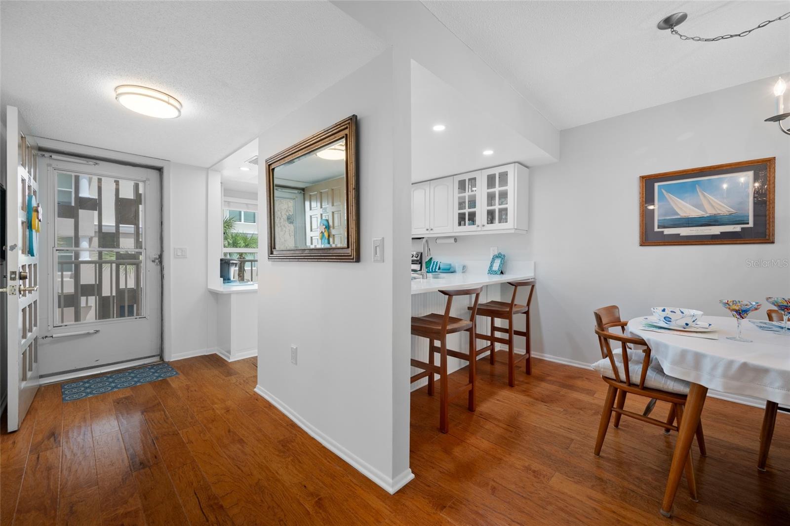 Image 9 of 65 For 121 Island Way 323