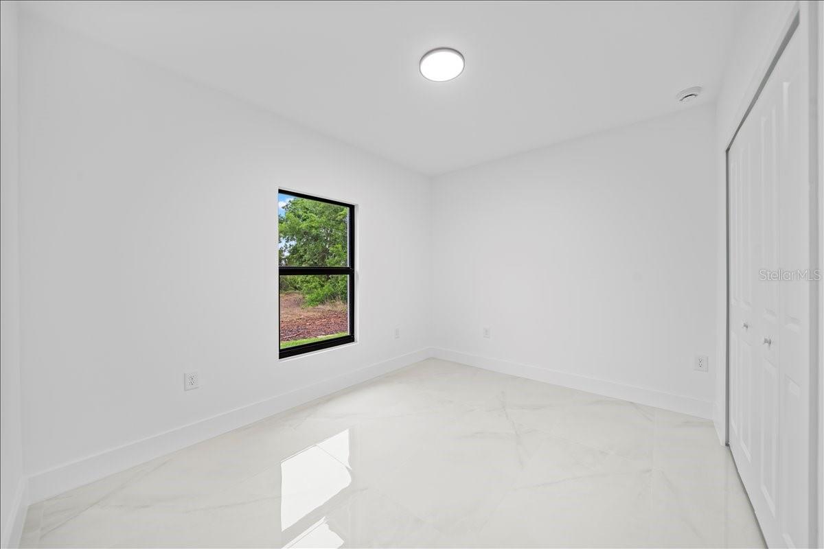 Image 14 of 36 For 4737-4739 25th Street Sw