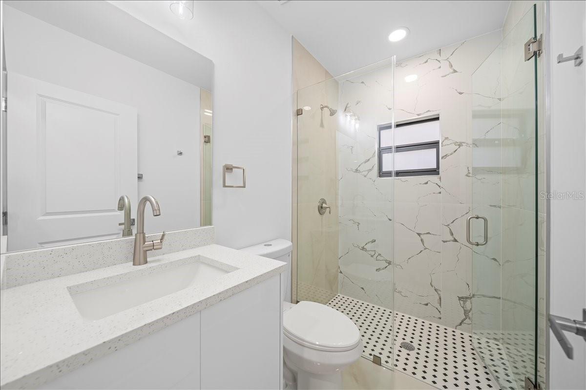 Image 17 of 36 For 4737-4739 25th Street Sw