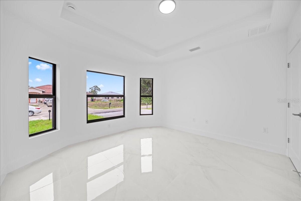 Image 22 of 36 For 4737-4739 25th Street Sw