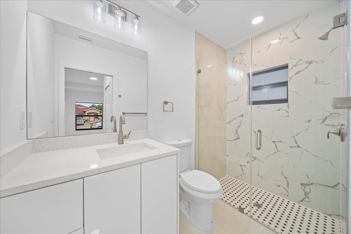 Image 24 of 36 For 4737-4739 25th Street Sw