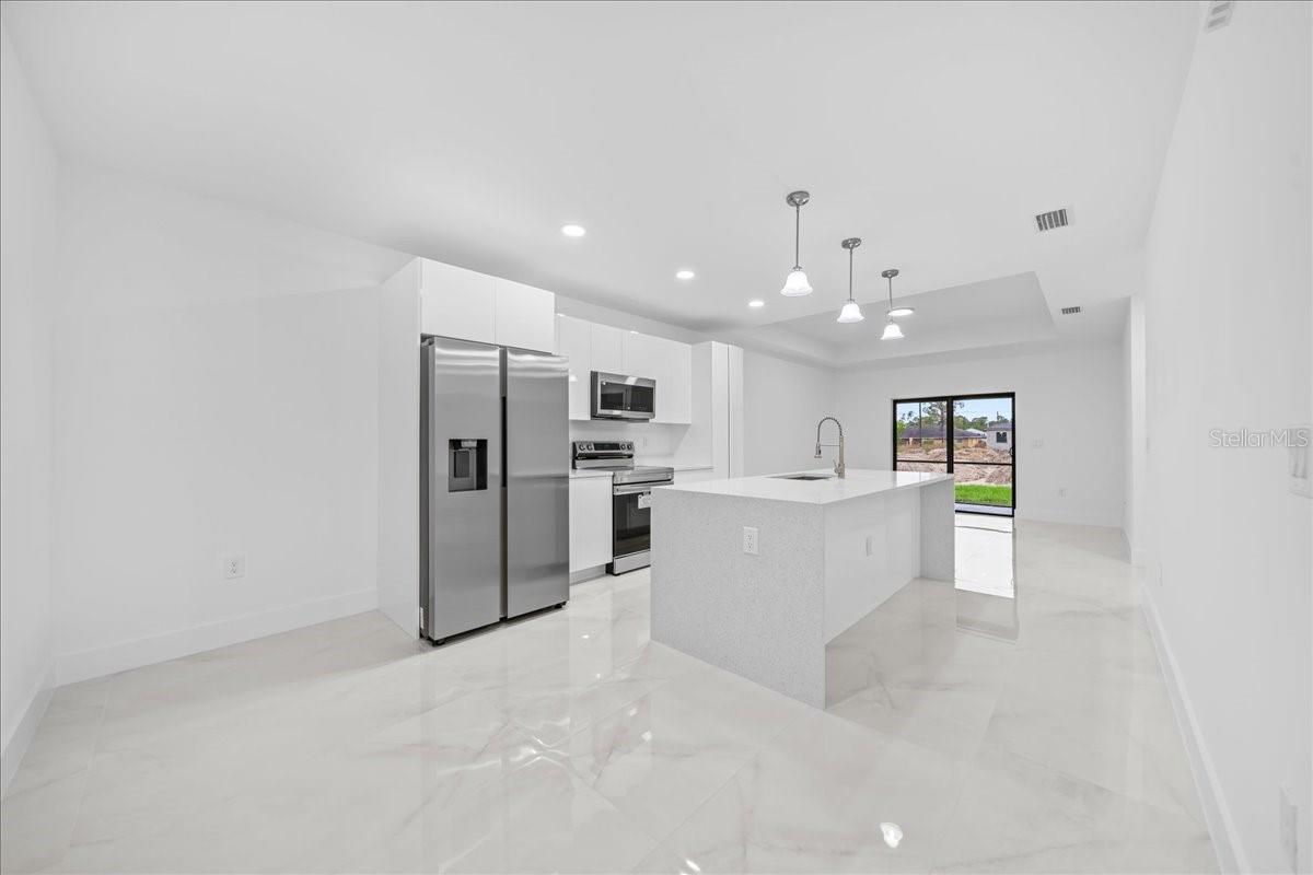 Image 5 of 36 For 4737-4739 25th Street Sw