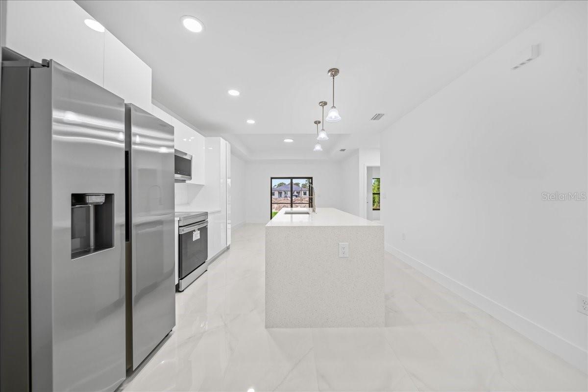 Image 6 of 36 For 4737-4739 25th Street Sw