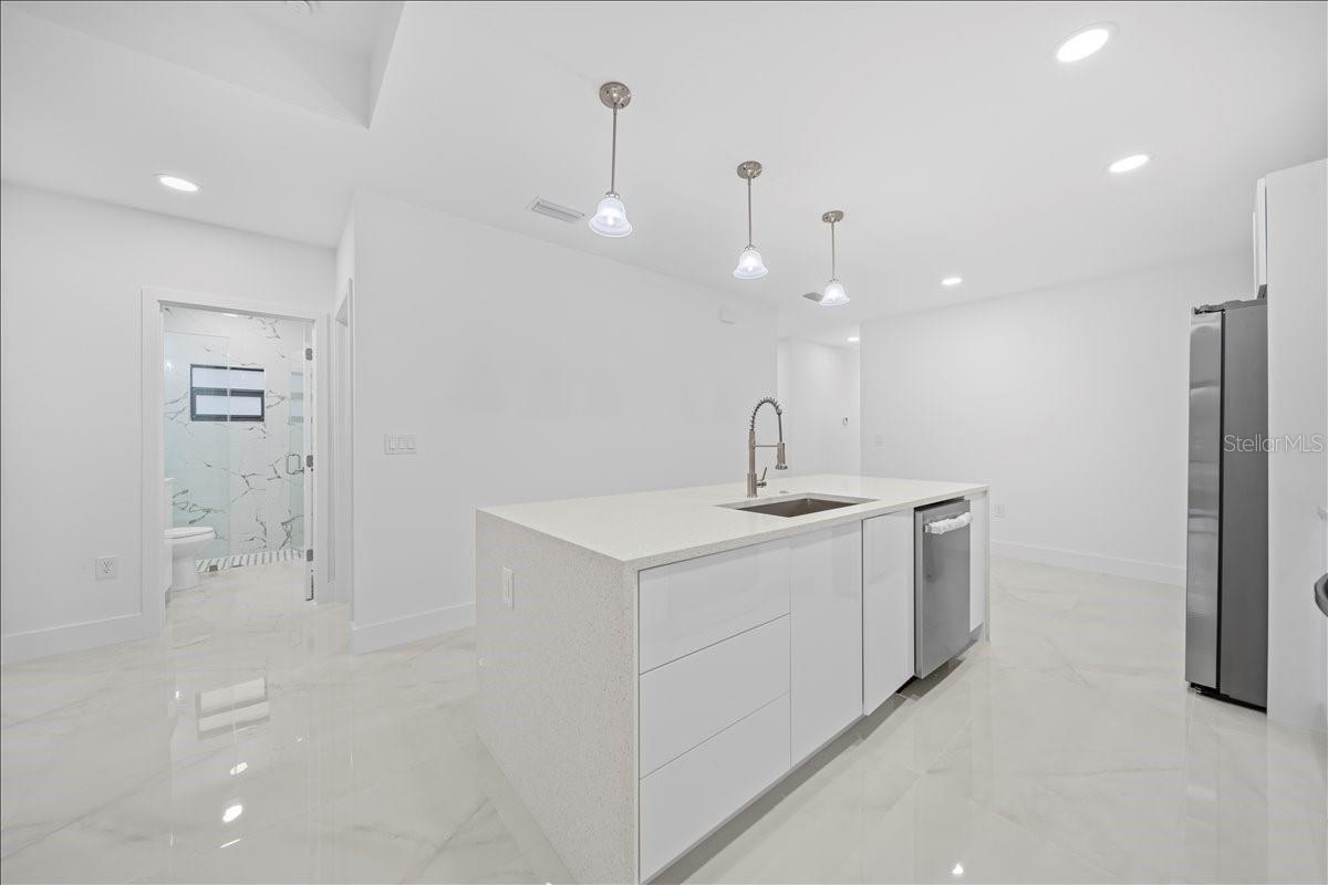 Image 9 of 36 For 4737-4739 25th Street Sw