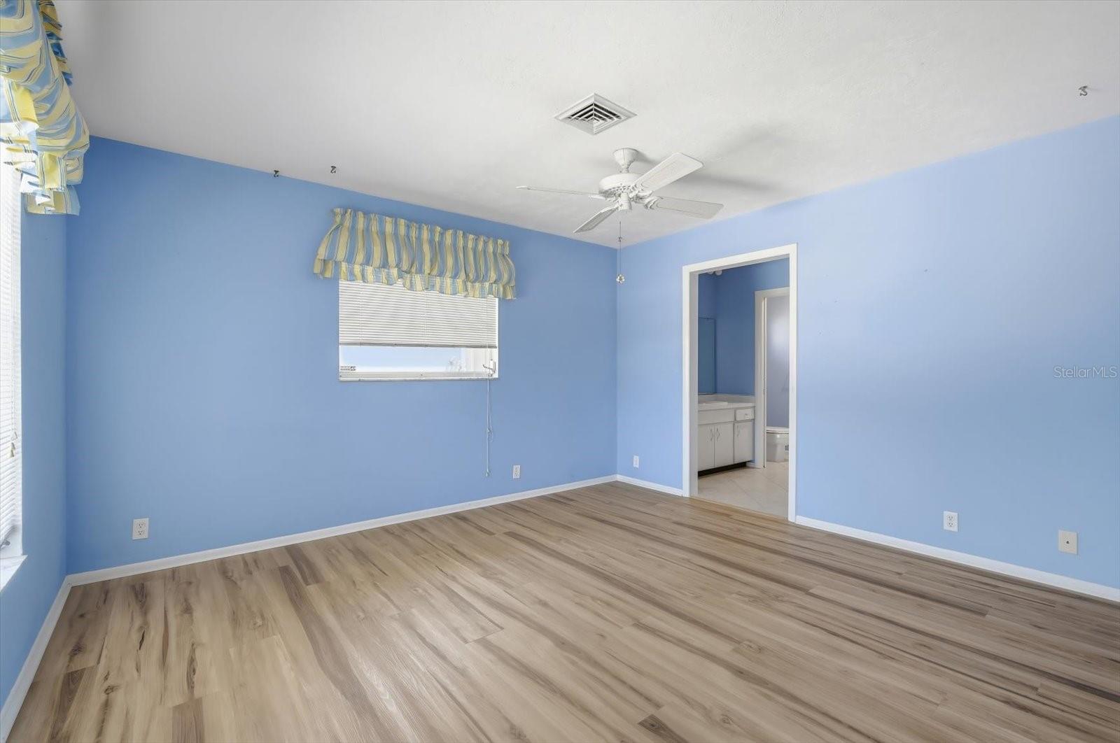 Image 26 of 41 For 5436 Lockwood Ridge Road