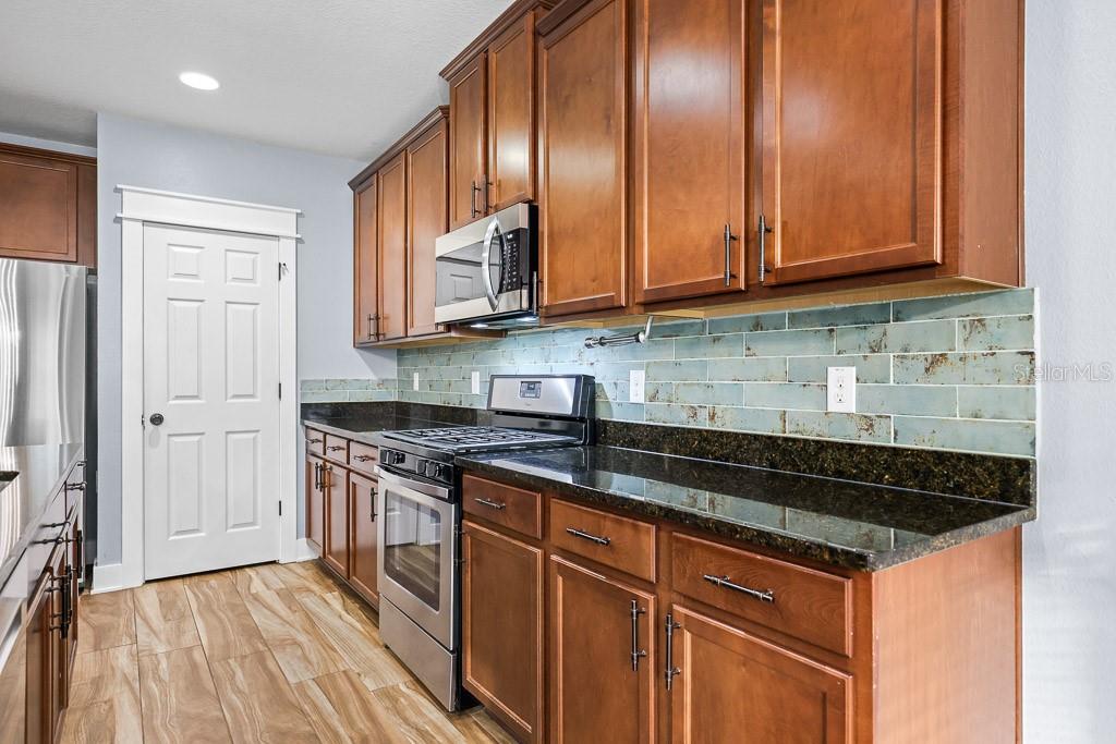 Image 10 of 30 For 16109 Starling Crossing Drive