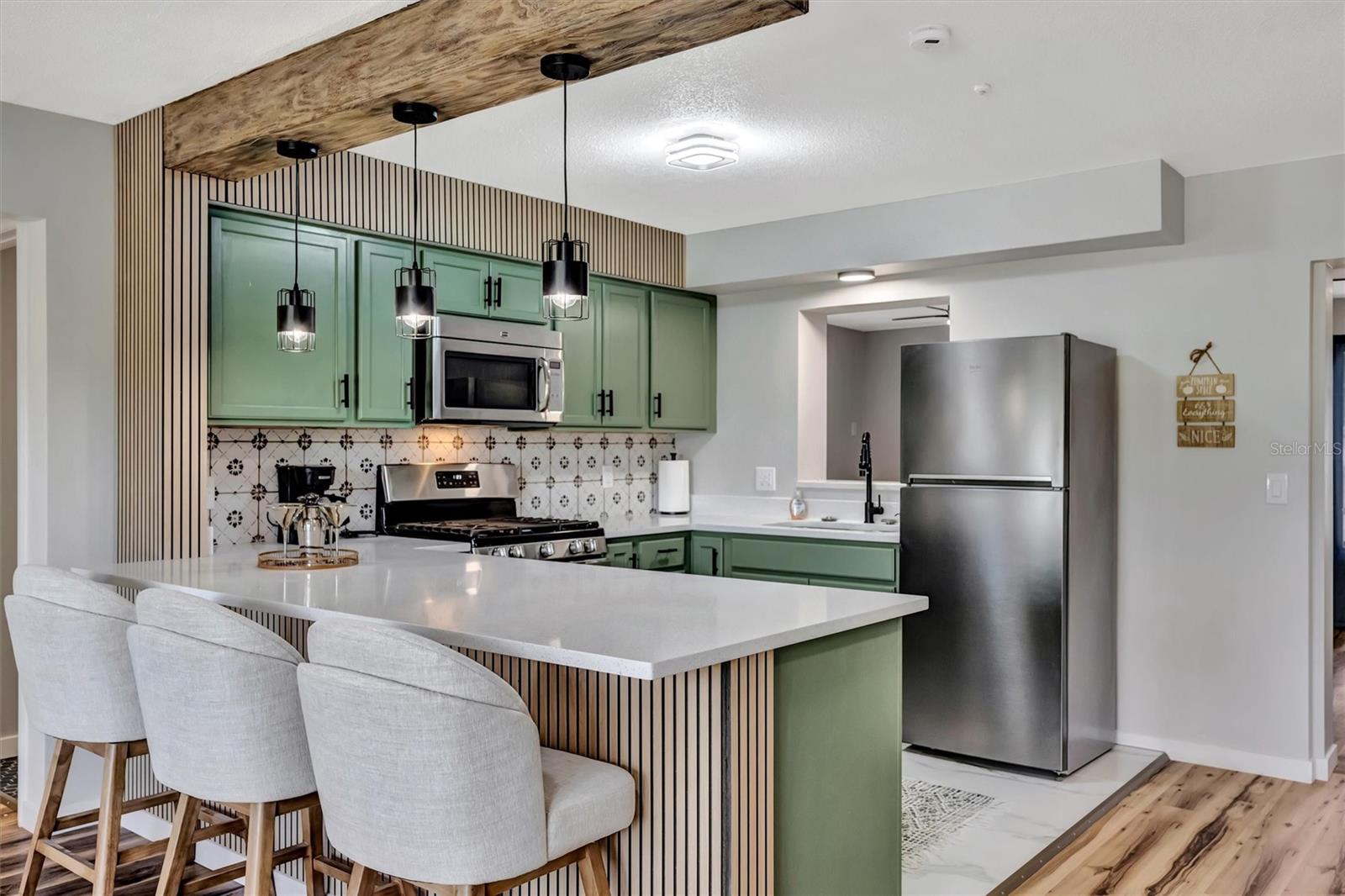 Image 11 of 57 For 565 55th Avenue Ne