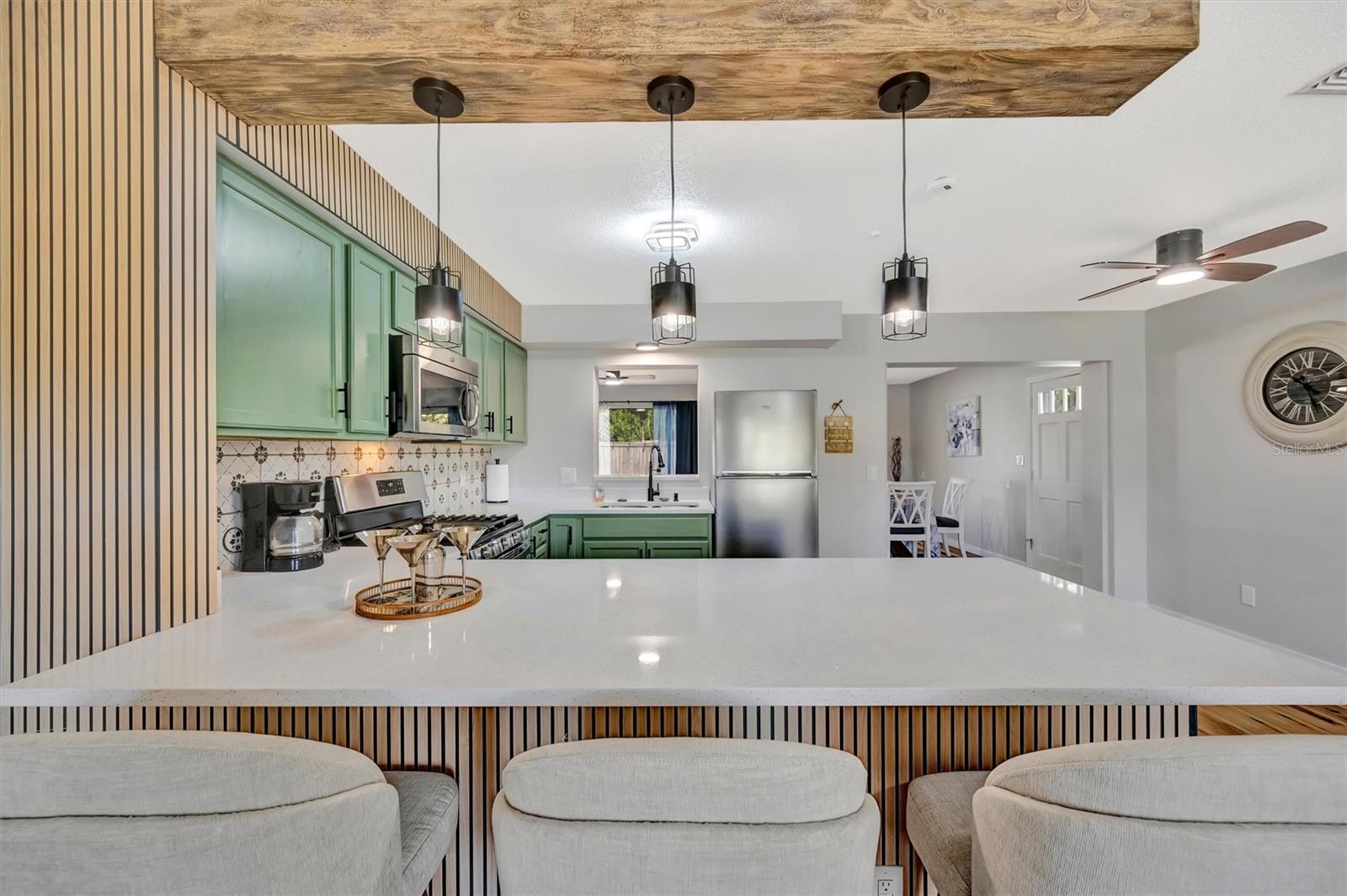 Image 14 of 57 For 565 55th Avenue Ne