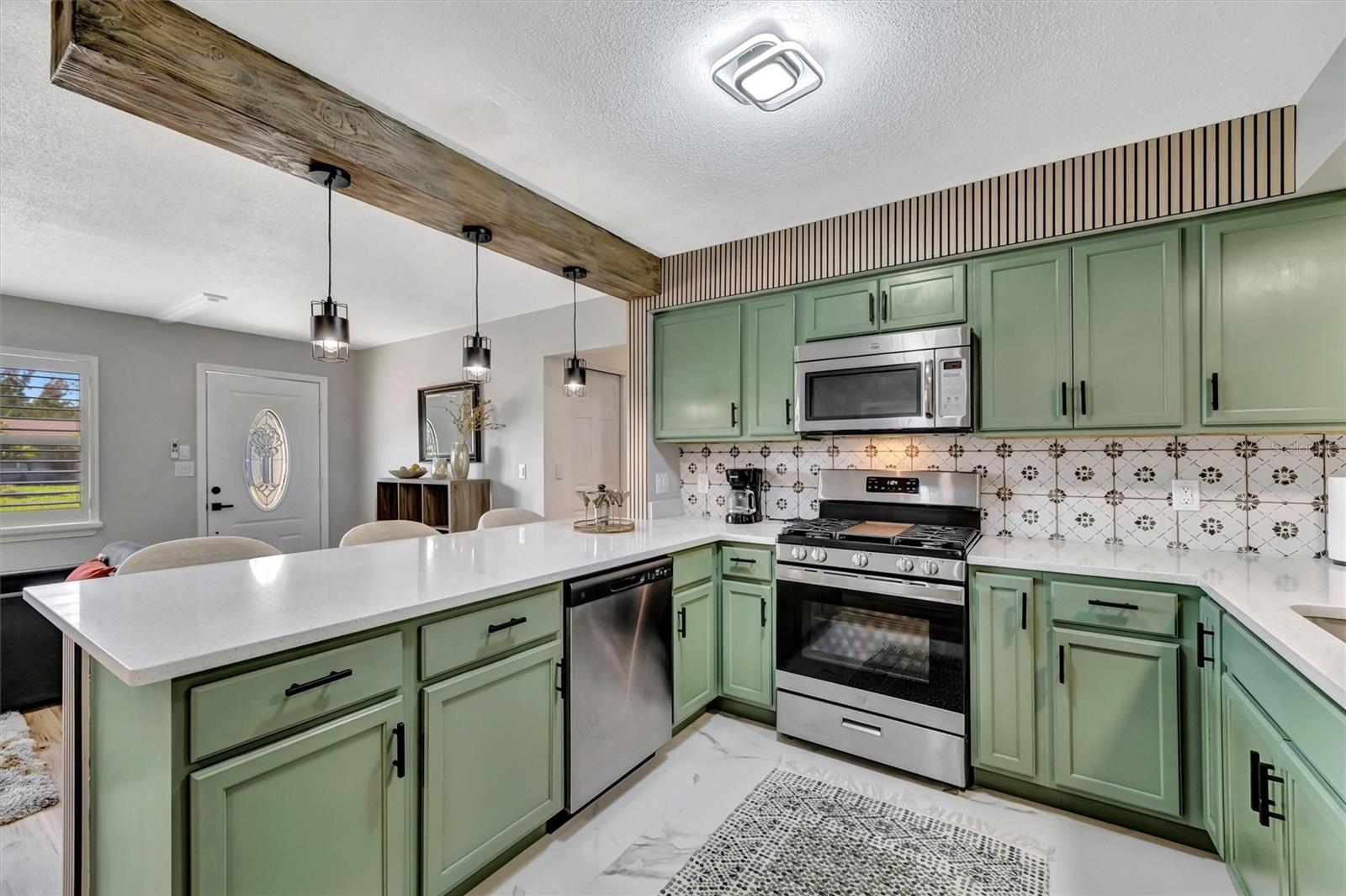 Image 15 of 57 For 565 55th Avenue Ne