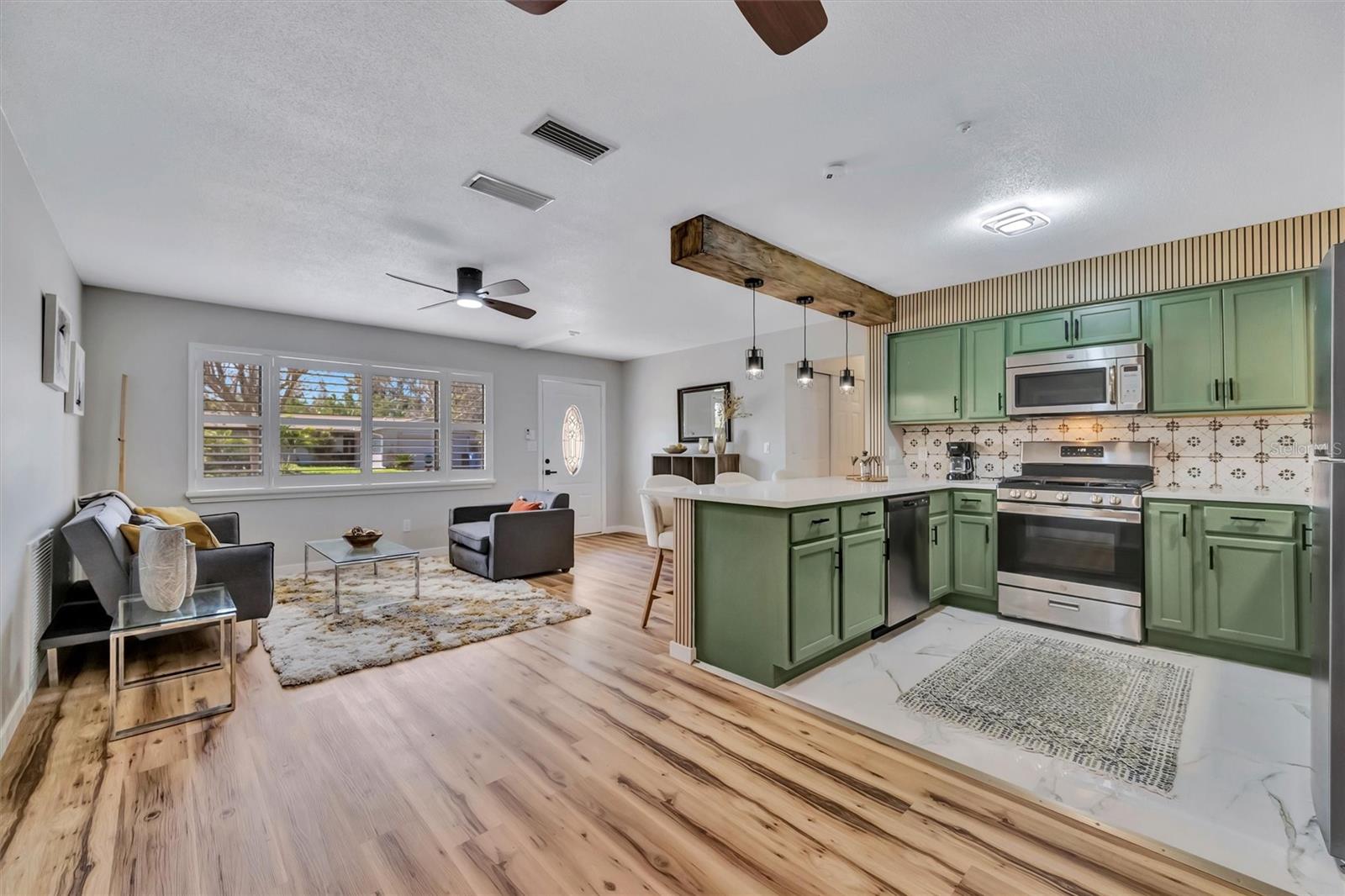 Image 17 of 57 For 565 55th Avenue Ne