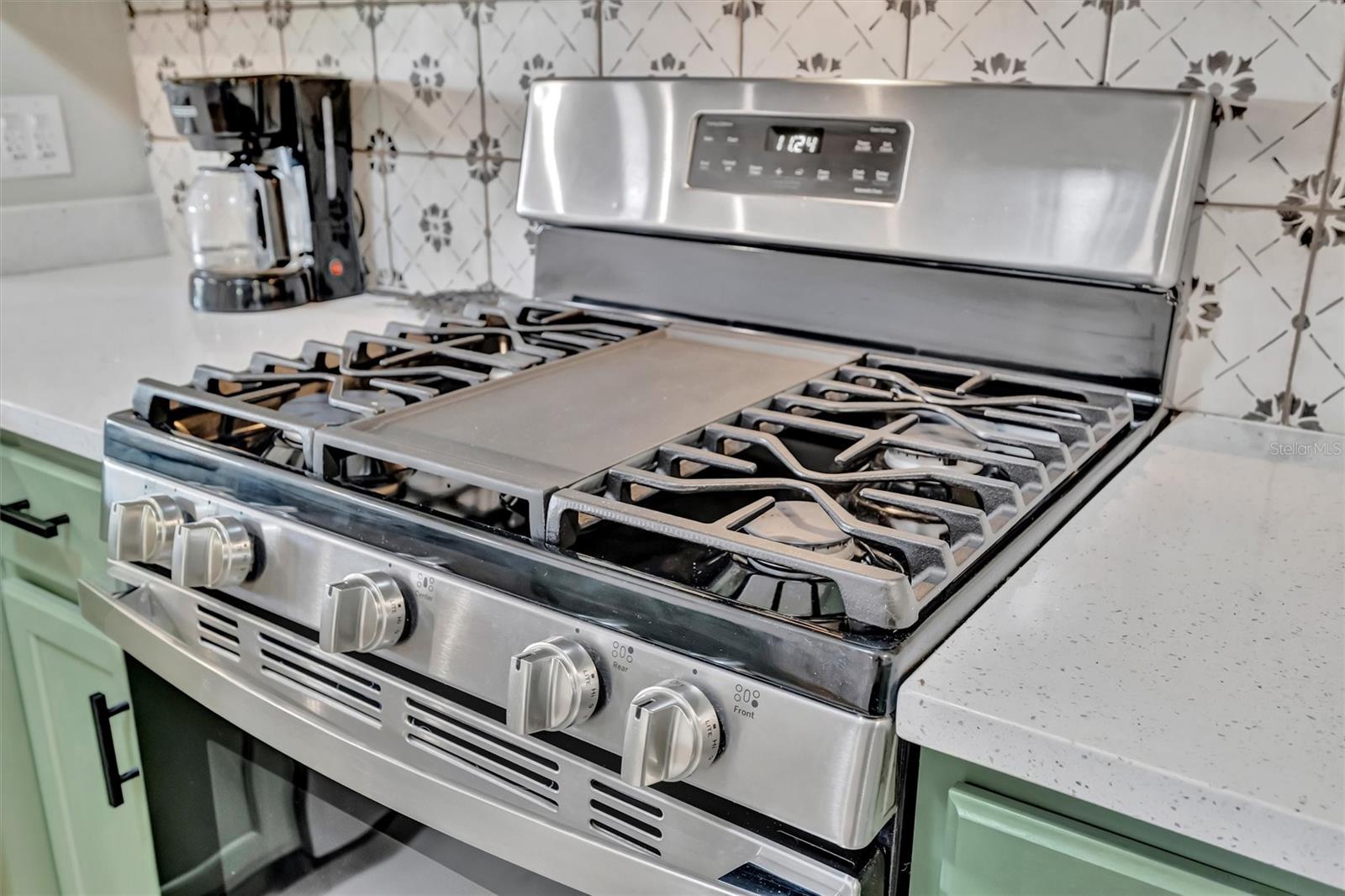 Image 19 of 57 For 565 55th Avenue Ne