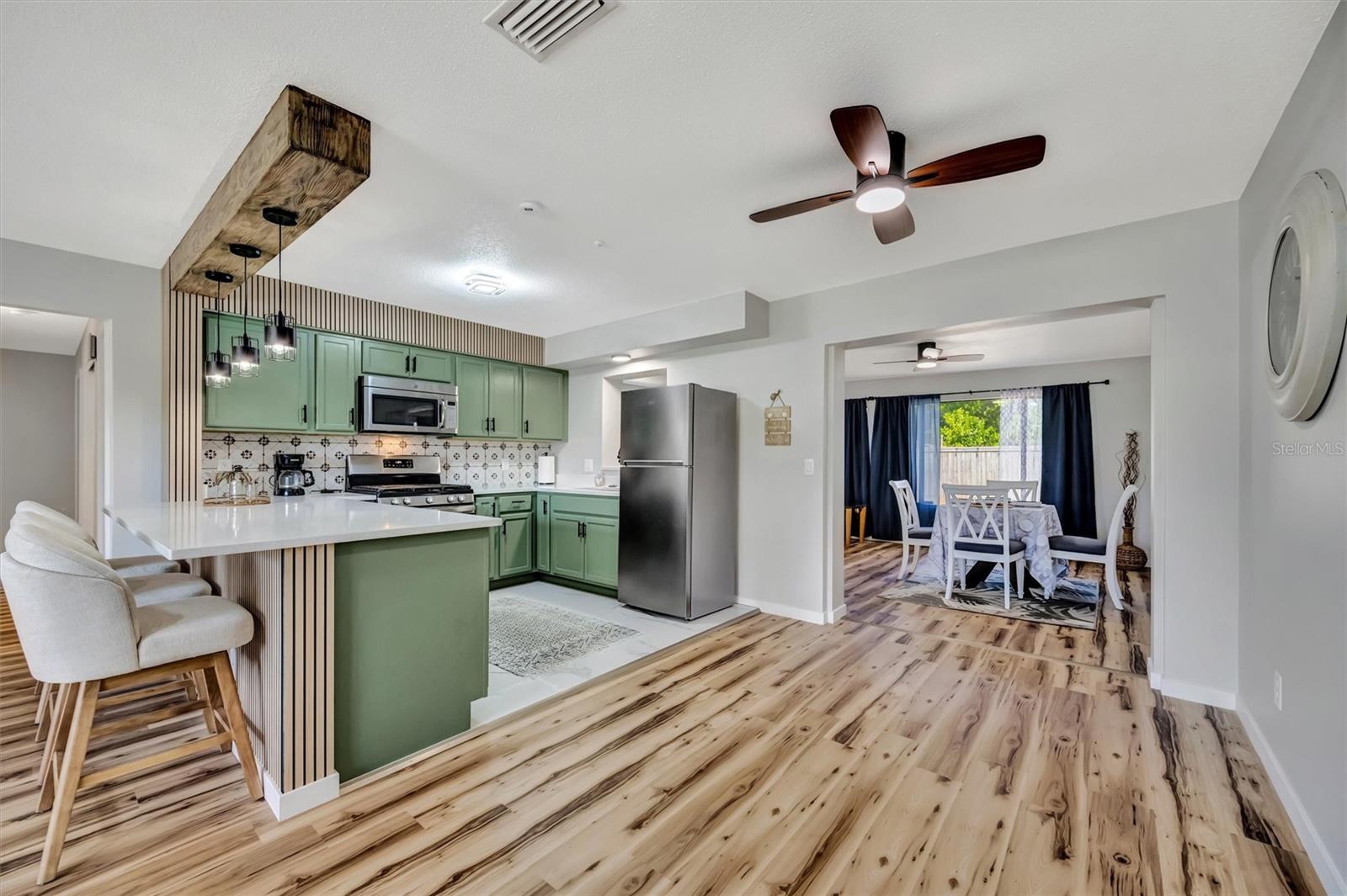 Image 21 of 57 For 565 55th Avenue Ne