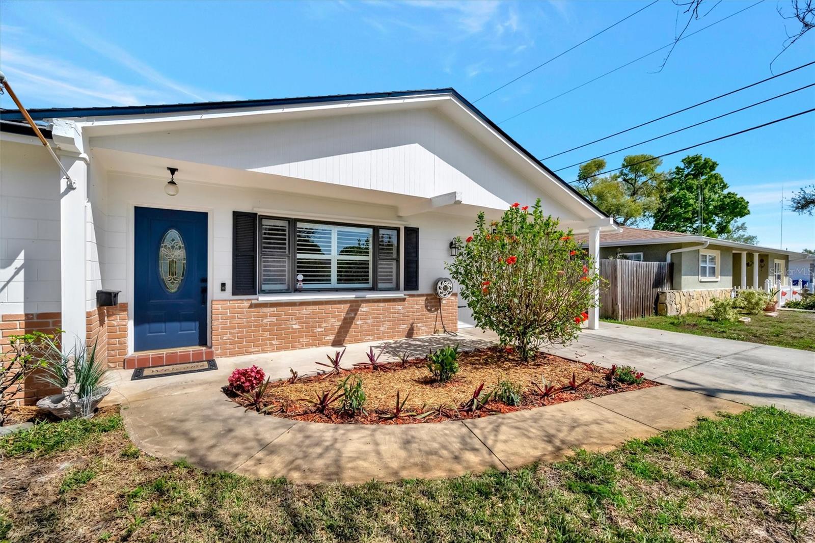 Image 3 of 57 For 565 55th Avenue Ne