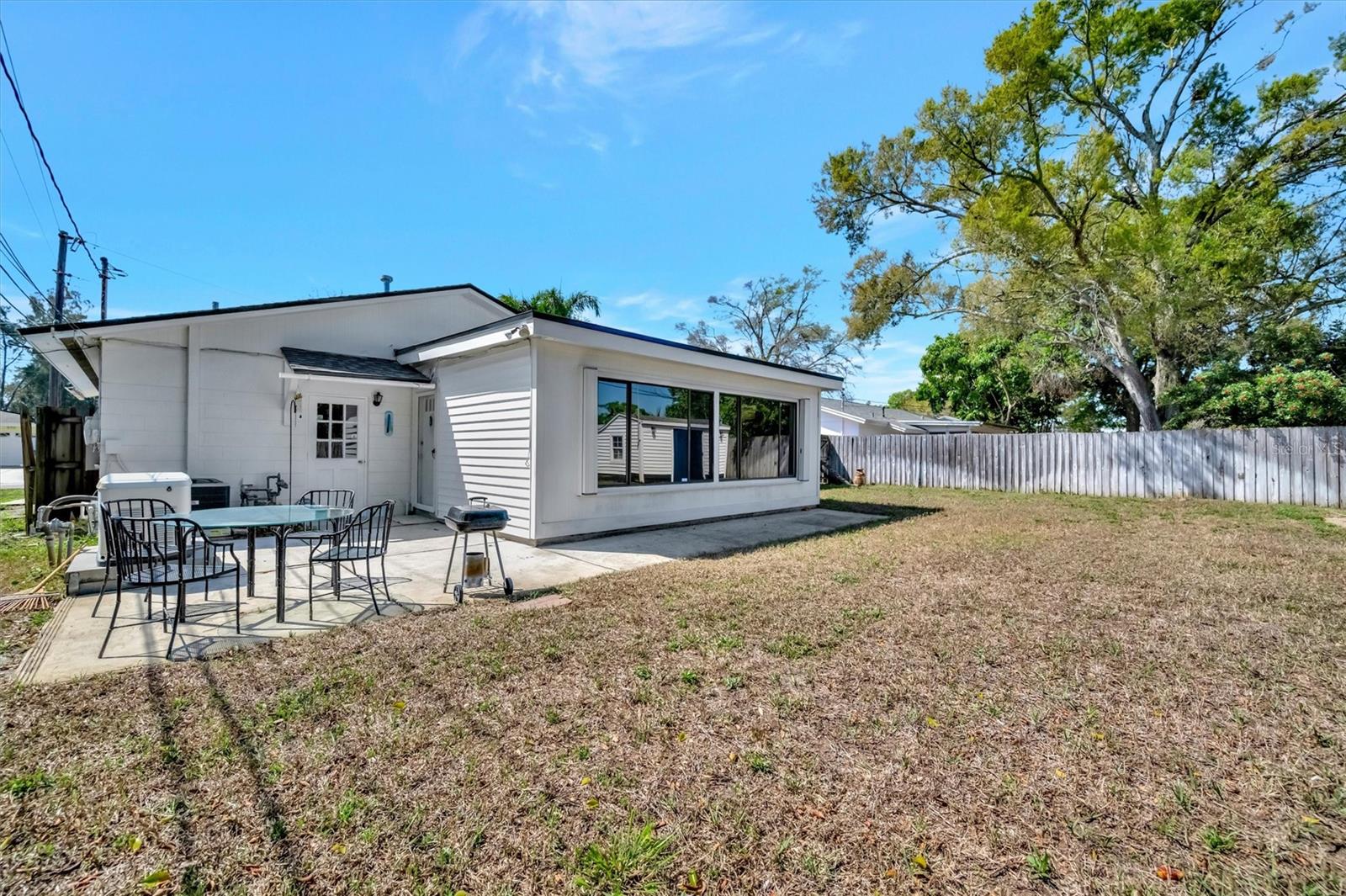 Image 33 of 57 For 565 55th Avenue Ne