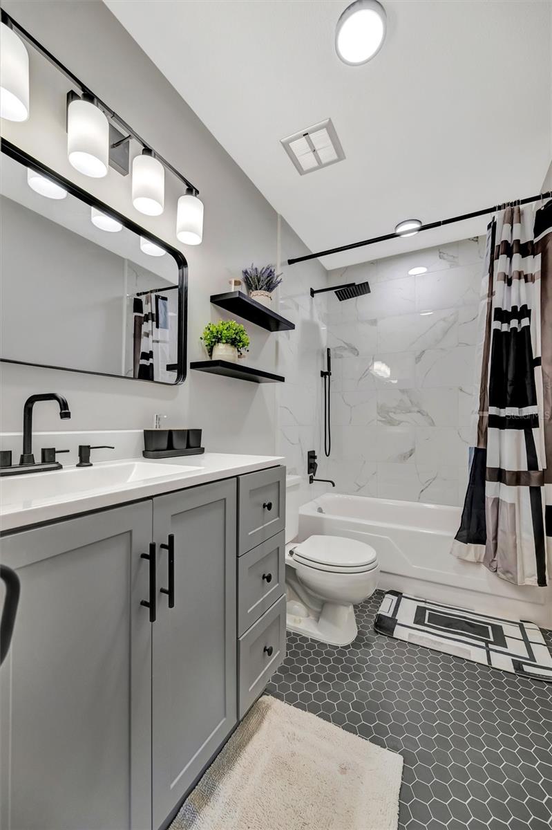 Image 35 of 57 For 565 55th Avenue Ne