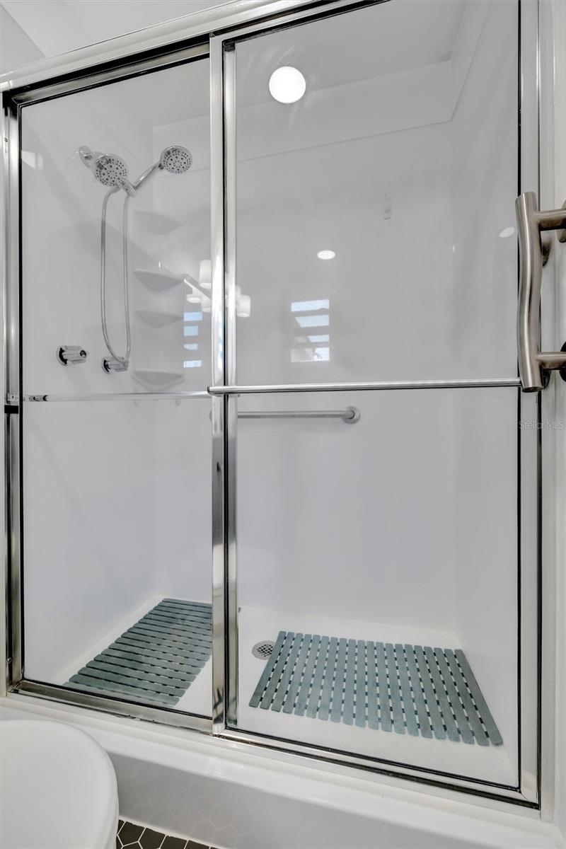 Image 41 of 57 For 565 55th Avenue Ne