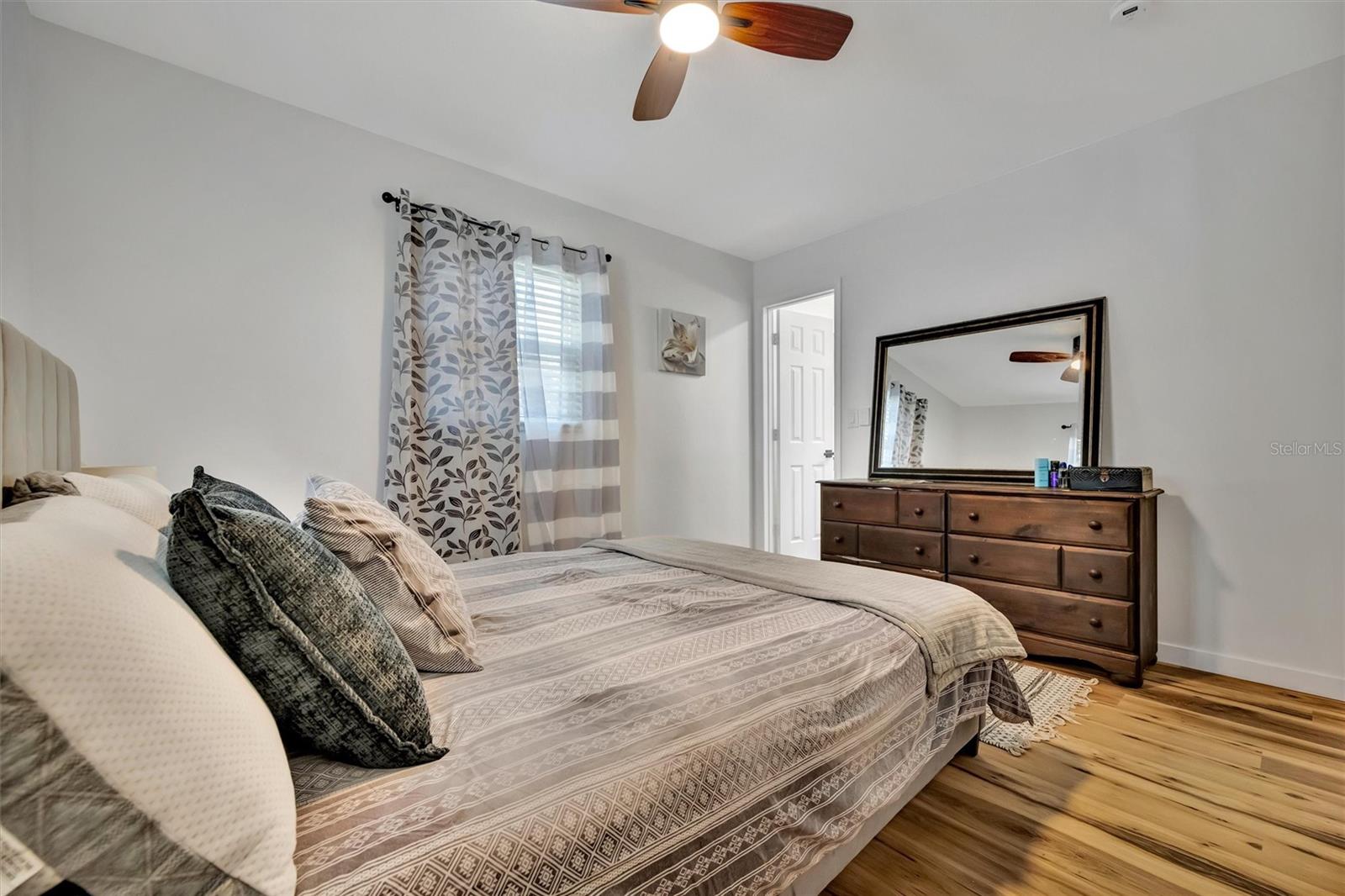 Image 44 of 57 For 565 55th Avenue Ne