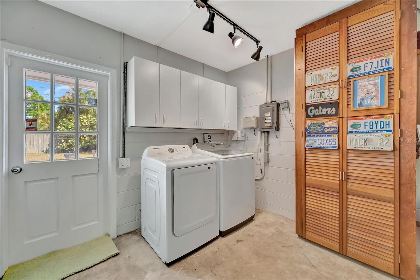 Image 48 of 57 For 565 55th Avenue Ne