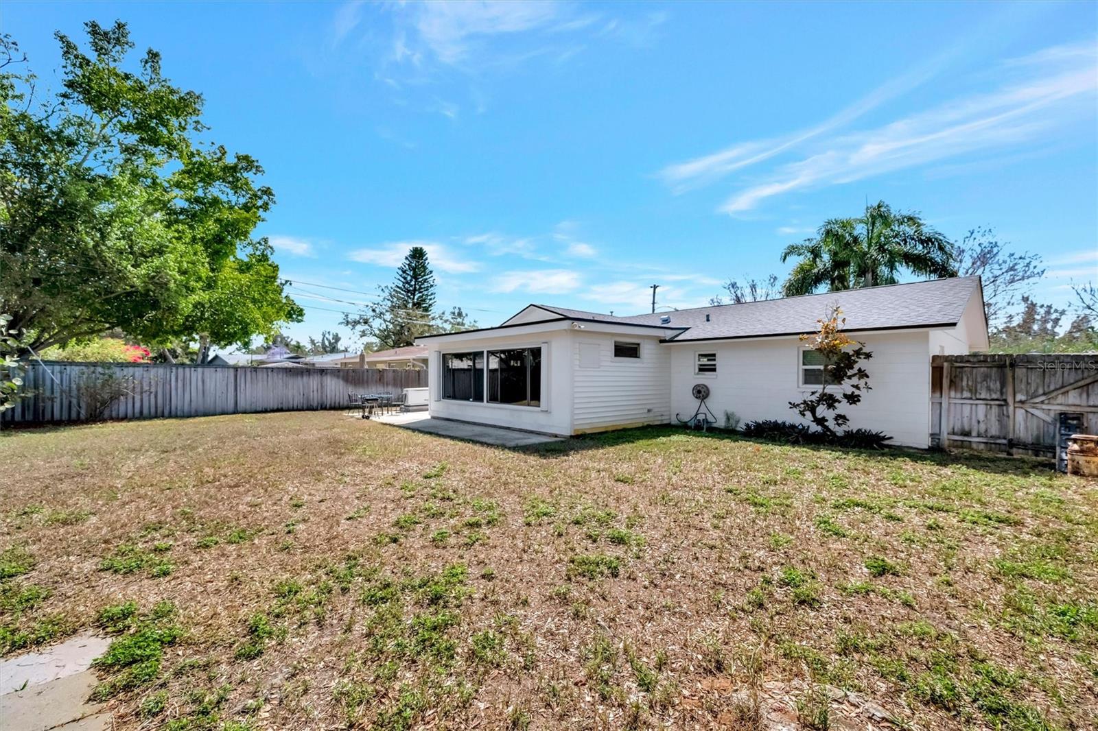 Image 53 of 57 For 565 55th Avenue Ne