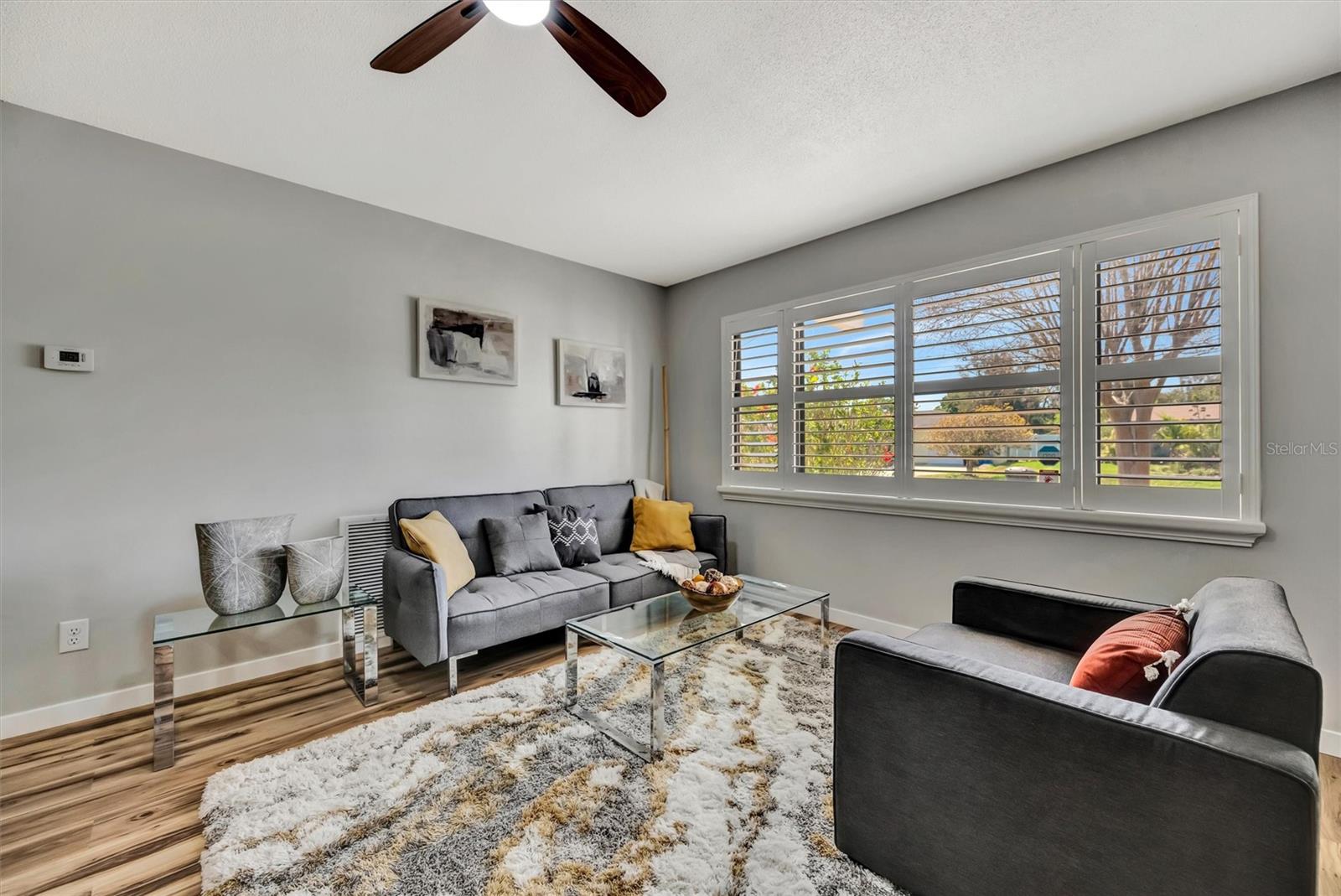 Image 6 of 57 For 565 55th Avenue Ne