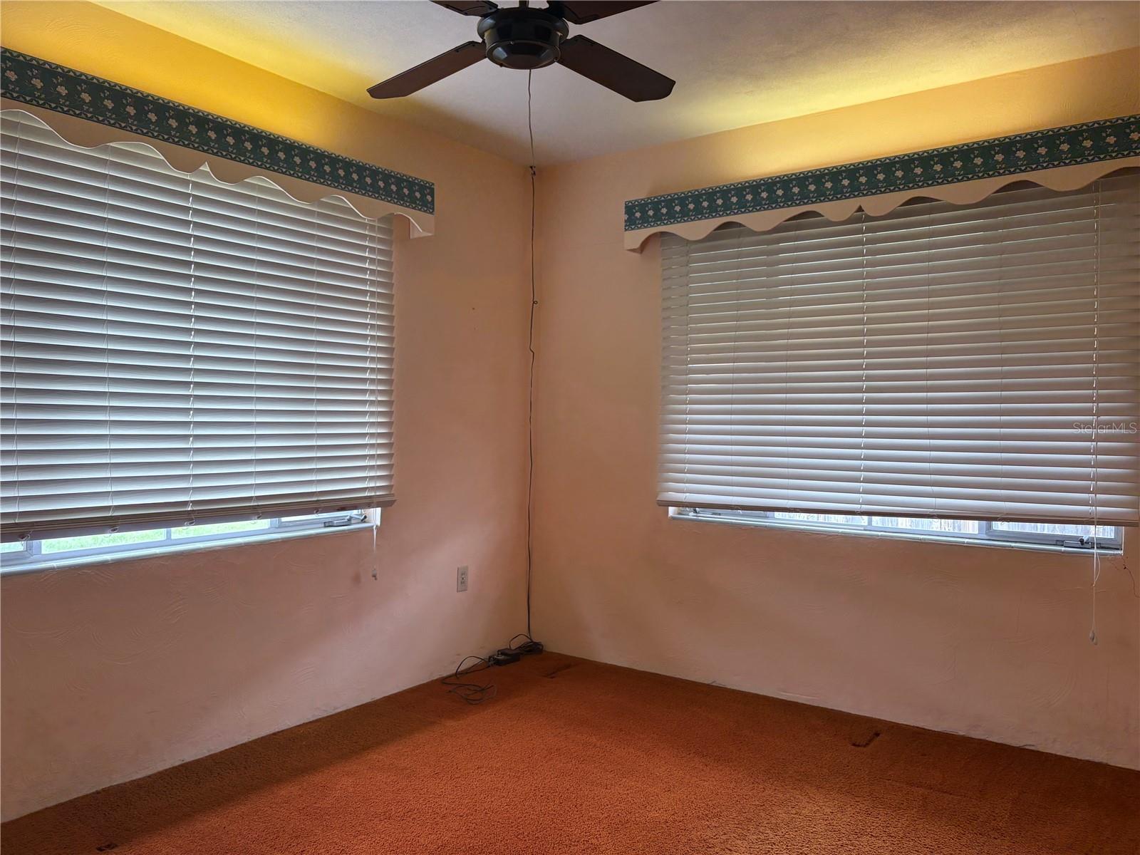 Image 12 of 18 For 508 Avenue I Se