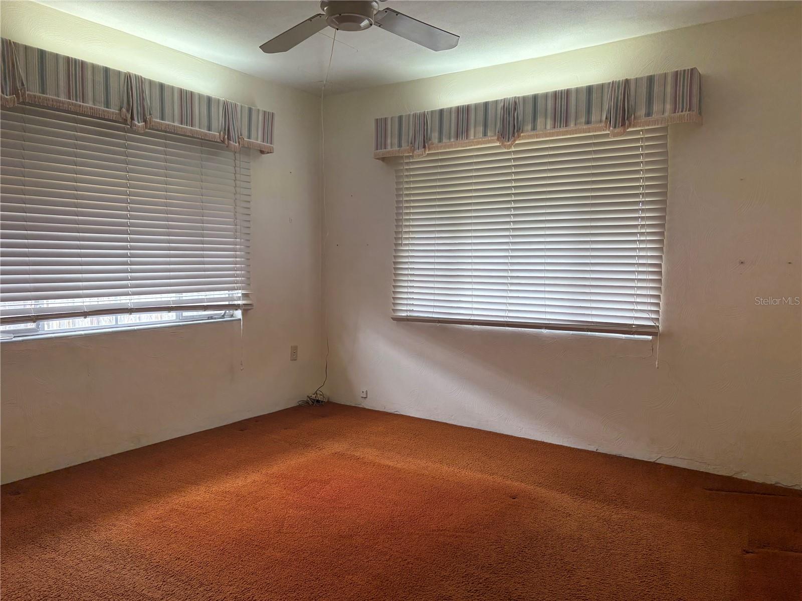 Image 13 of 18 For 508 Avenue I Se