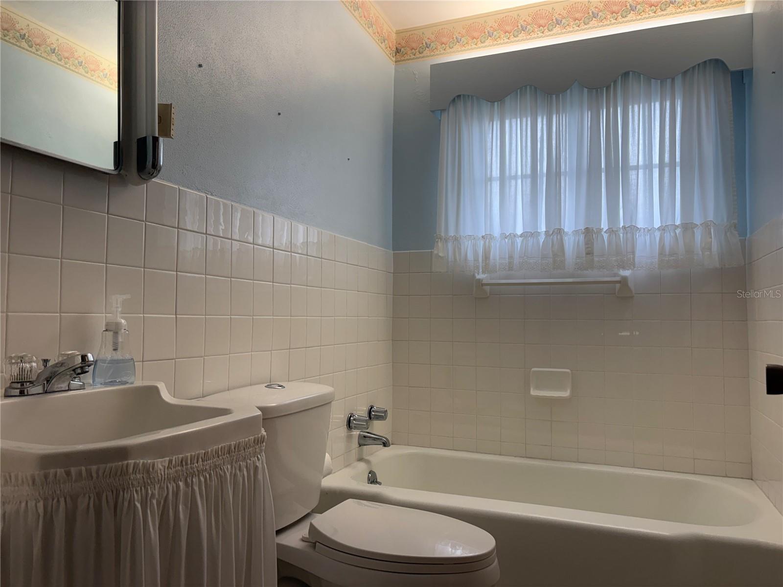 Image 14 of 18 For 508 Avenue I Se