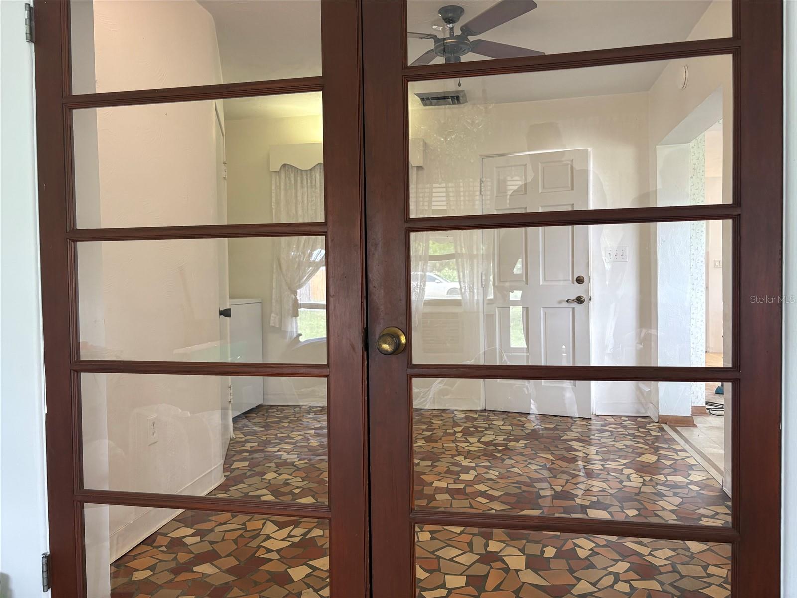 Image 9 of 18 For 508 Avenue I Se