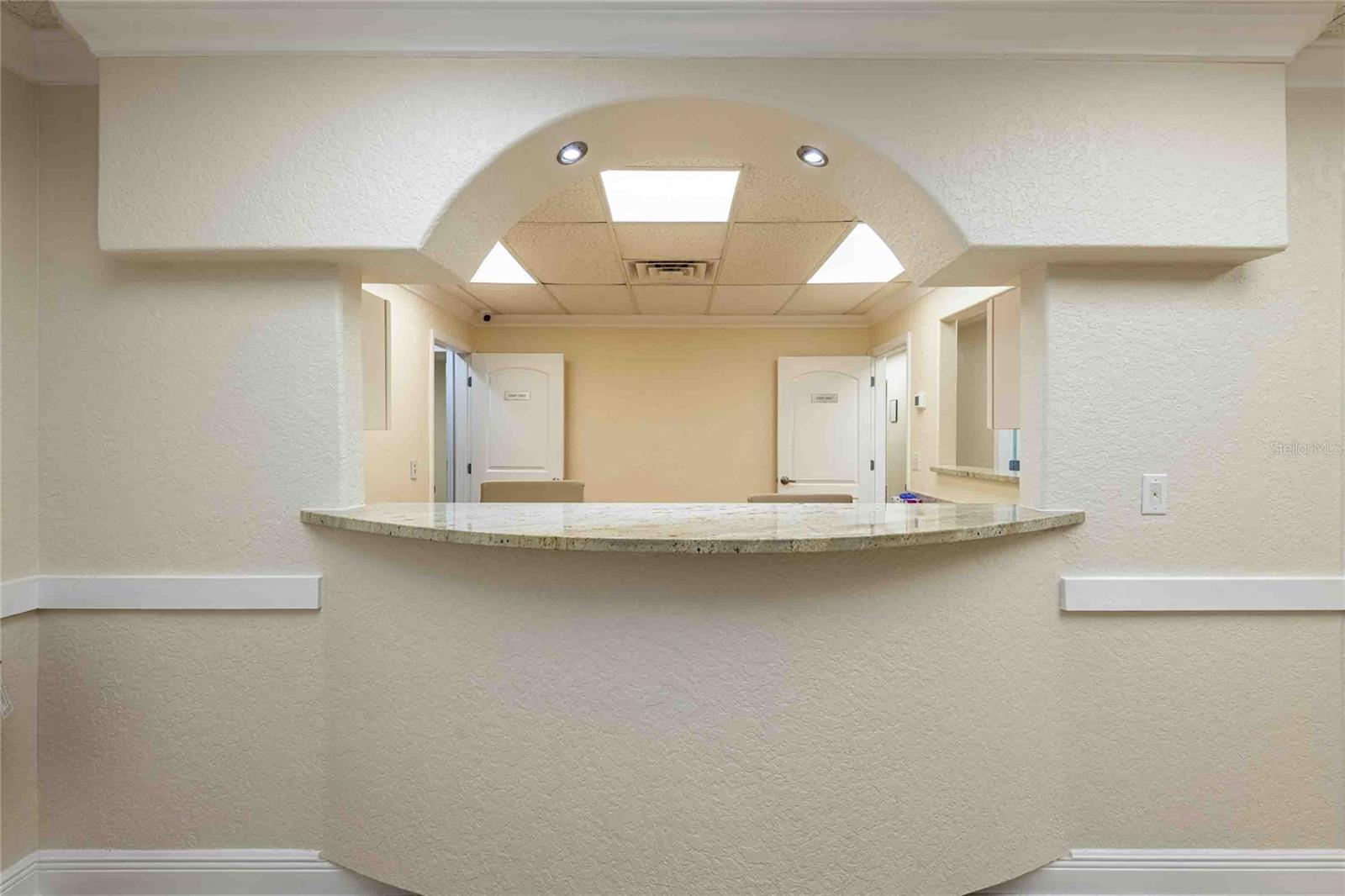 Listing photo id 8 for 4109 Armenia