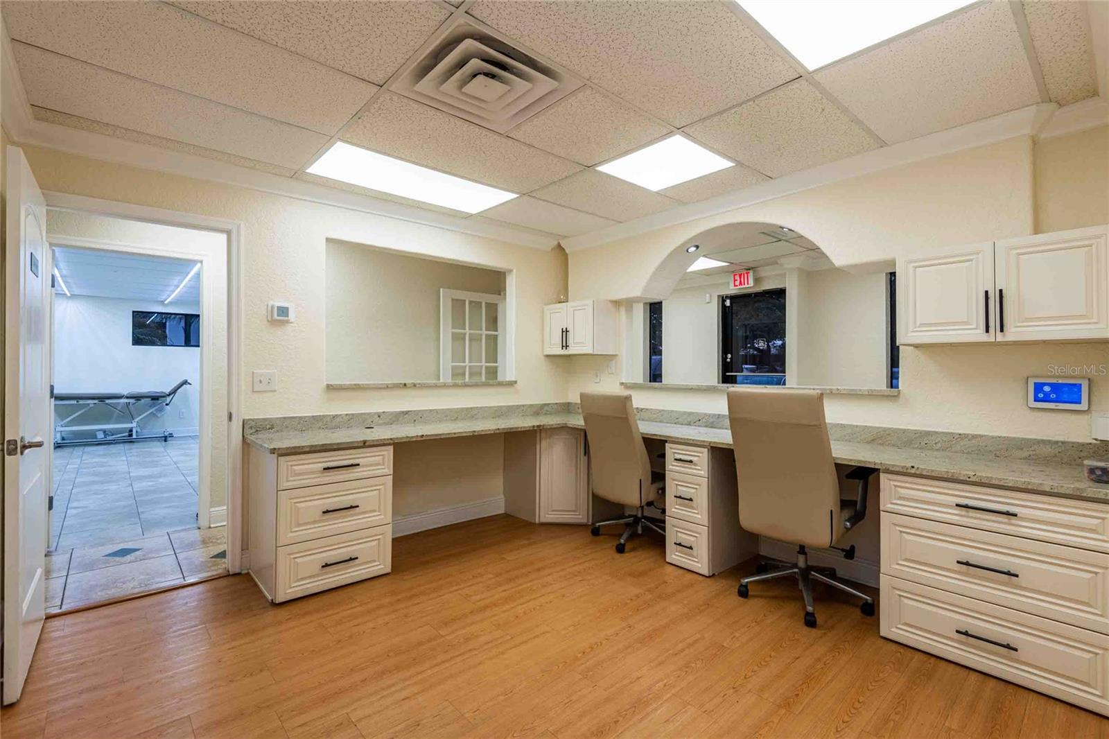 Listing photo id 12 for 4109 Armenia