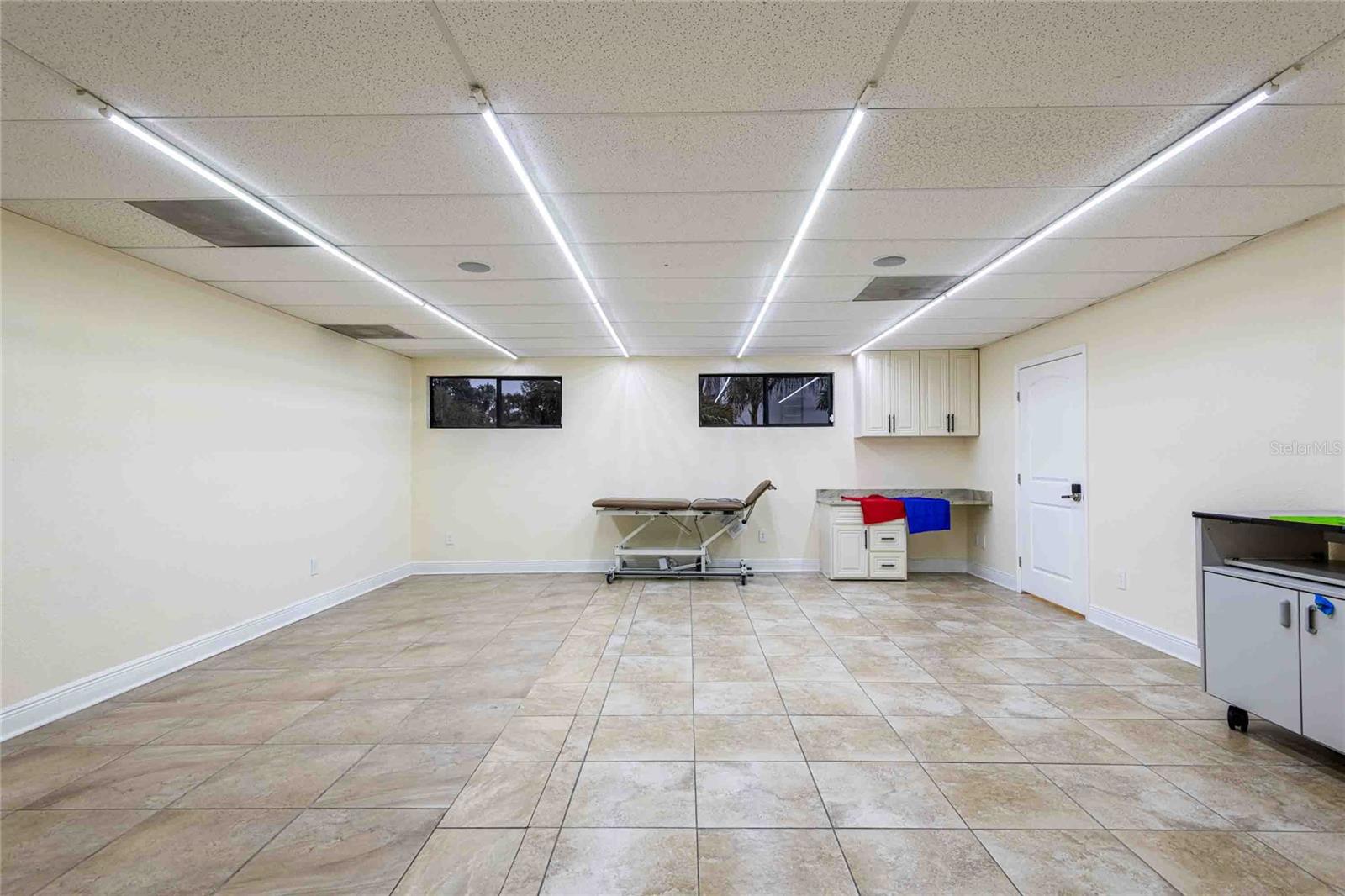 Listing photo id 13 for 4109 Armenia