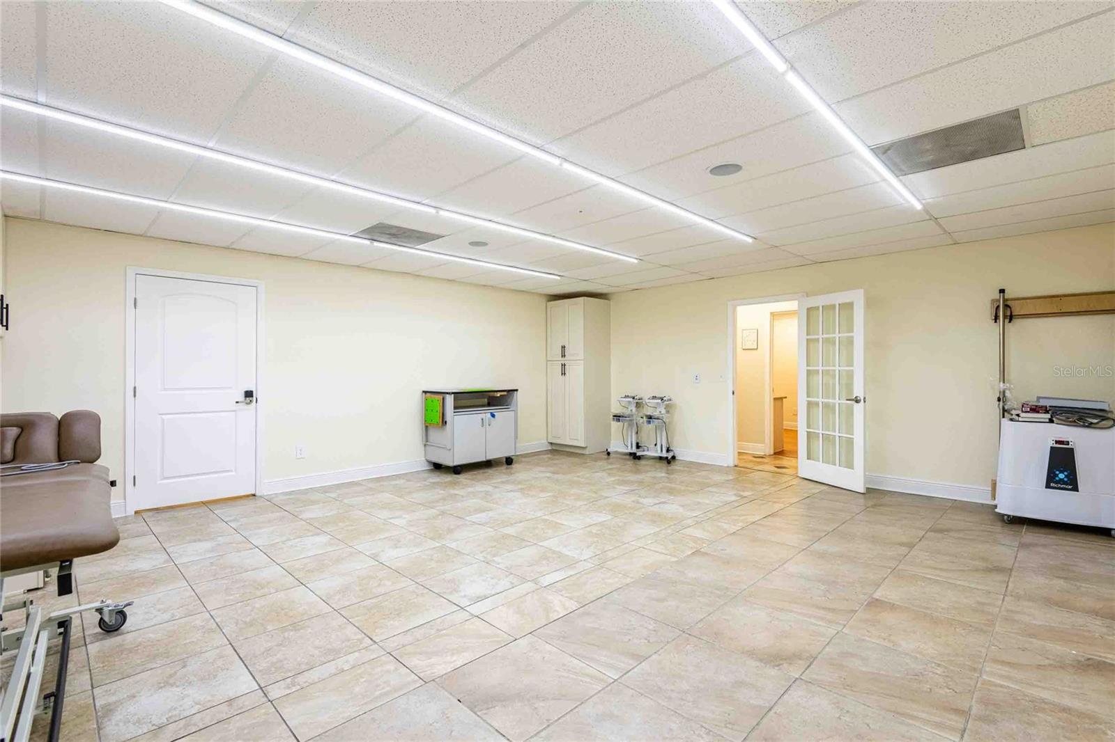 Listing photo id 14 for 4109 Armenia